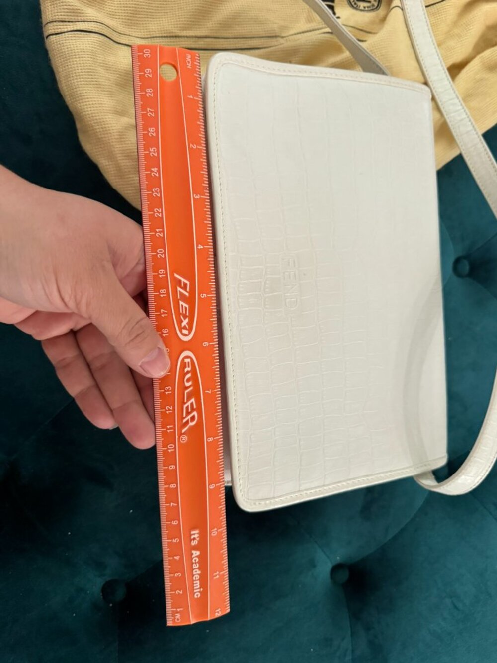 Fendi leather handbag - Picture 2 of 6